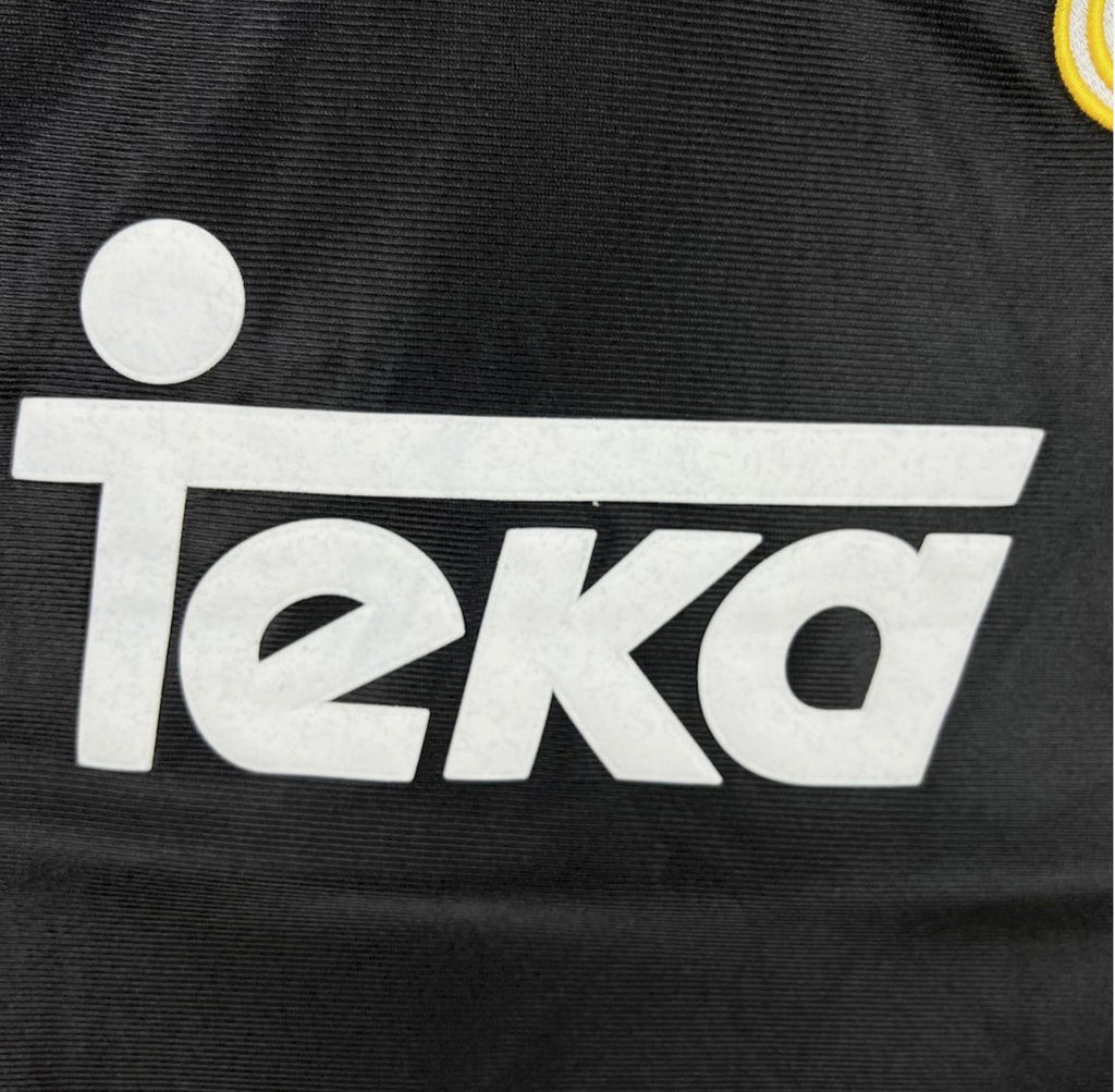 Maillot rétro extérieur manches longues du Real Madrid 1998/99