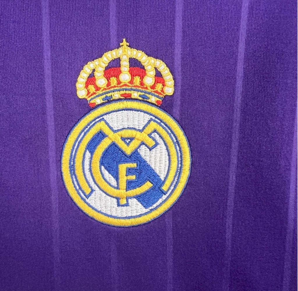 Troisième maillot rétro du Real Madrid 2006