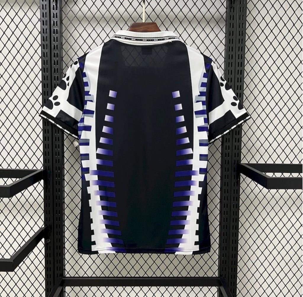 Maillot rétro extérieur du Real Madrid 1997/98