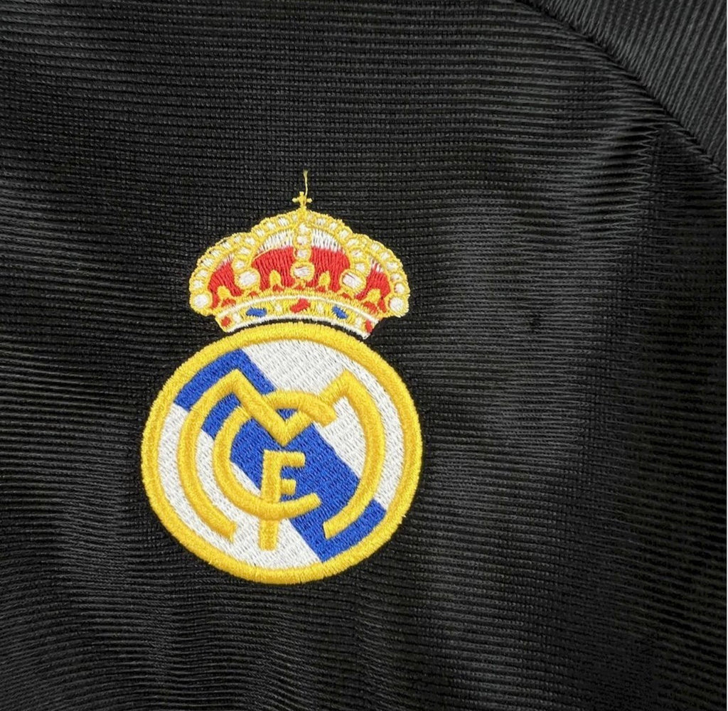 Maillot rétro extérieur manches longues du Real Madrid 1998/99