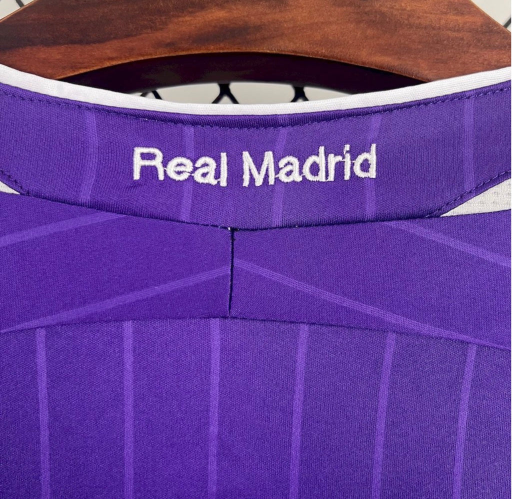 Troisième maillot rétro du Real Madrid 2006